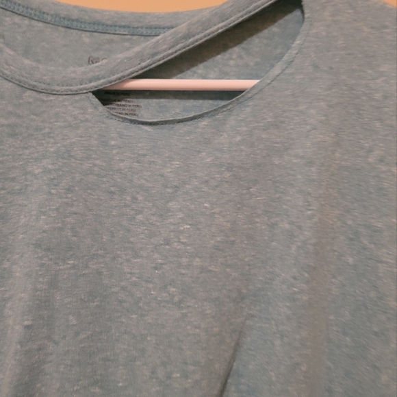 NWT Rachel Zoe Turquoise Aqua Blue White Round Neck Activewear Shirt Top Blouse - Picture 3 of 7